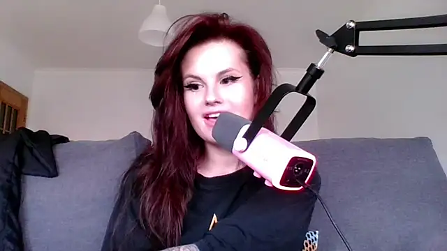 Snapshot of Della_Ideal chatting on March 2025 04:43:02 PM Della Ideal online show from March 2025 04:43:02 PM