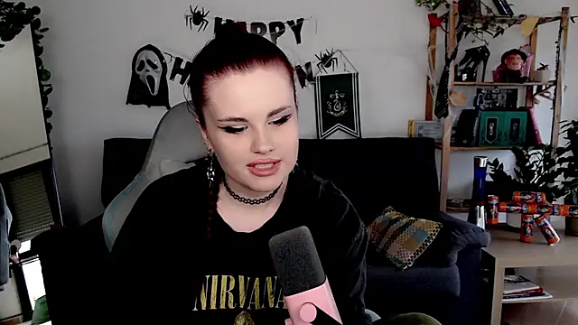 Snapshot of Della_Ideal chatting on November 2025 08:59:01 AM Della Ideal online show from November 2025 08:59:01 AM