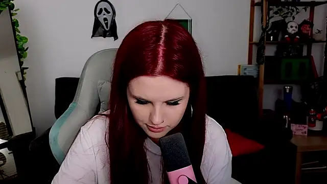 Snapshot of Della_Ideal chatting on November 2025 05:57:01 PM Della Ideal online show from November 2025 05:57:01 PM