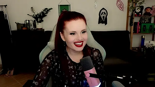 Snapshot of Della_Ideal chatting on December 2025 05:07:02 PM Della Ideal online show from December 2025 05:07:02 PM