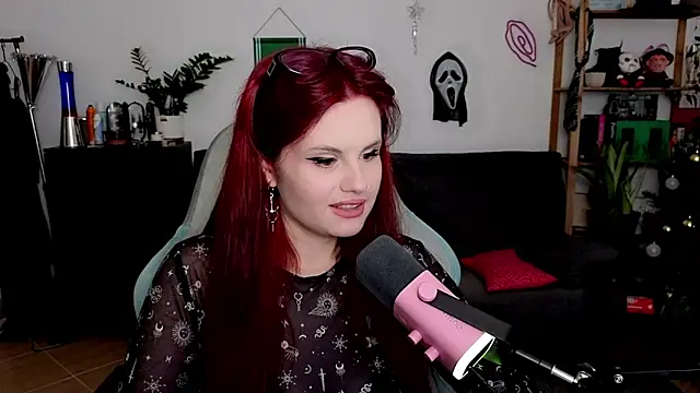 Snapshot of Della_Ideal chatting on January 2026 06:10:02 PM Della Ideal online show from January 2026 06:10:02 PM