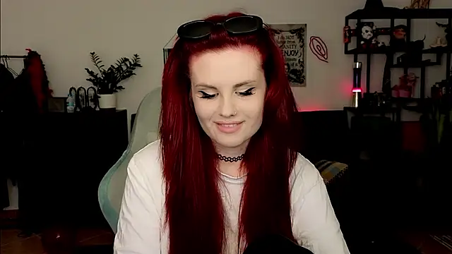 Snapshot of Della_Ideal chatting on March 2026 06:04:02 PM Della Ideal online show from March 2026 06:04:02 PM