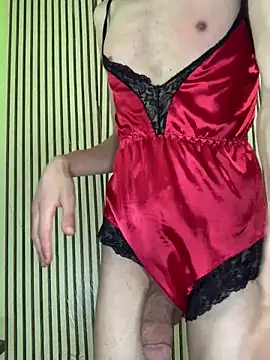 Snapshot of Femboylili chatting on May 2026 01:18:02 PM Femboylili online show from May 2026 01:18:02 PM