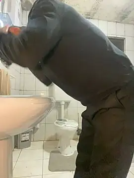 Snapshot of rogerdik76 chatting on February 2026 06:30:02 AM rogerdik76 online show from February 2026 06:30:02 AM