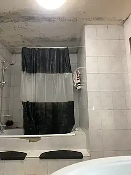 Snapshot of rogerdik76 chatting on February 2026 06:17:01 AM rogerdik76 online show from February 2026 06:17:01 AM