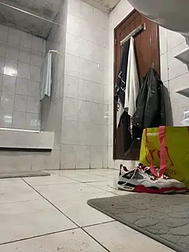 Snapshot of rogerdik76 chatting on February 2026 06:12:02 AM rogerdik76 online show from February 2026 06:12:02 AM