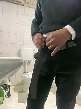 Snapshot of rogerdik76 chatting on March 2026 06:21:01 AM rogerdik76 online show from March 2026 06:21:01 AM