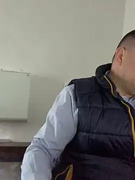 Mike8523 online show from April 2026 04:24:02 AM