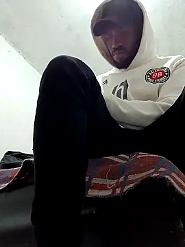 Snapshot of aventuraparatiM_o_r_e chatting on February 2025 04:25:01 AM aventuraparatiM o r e online show from February 2025 04:25:01 AM