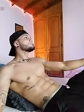 morenosiam online show from November 2025 04:15:02 AM