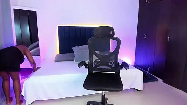 Iam brittanyjhons online show from September 2025 06:39:02 AM