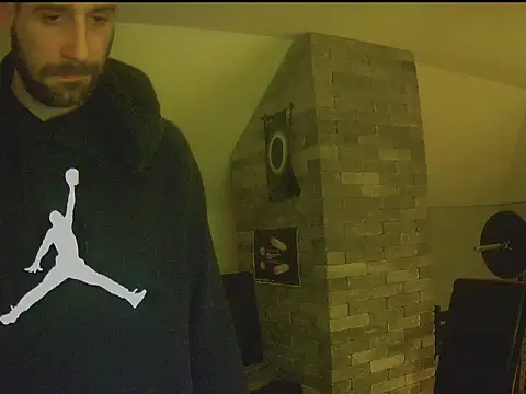 gryzoon online show from February 2026 03:24:02 AM