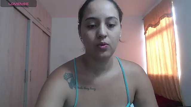 Anthonela Queen online show from October 2025 09:15:01 PM