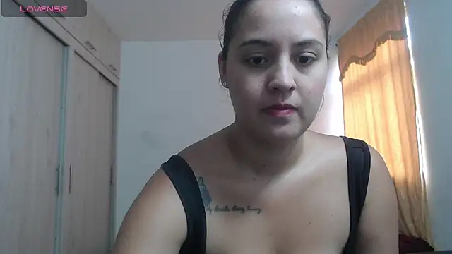 Anthonela Queen online show from October 2025 04:40:02 PM