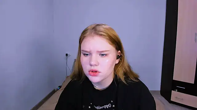 LaseyMoon online show from November 2025 01:51:02 AM