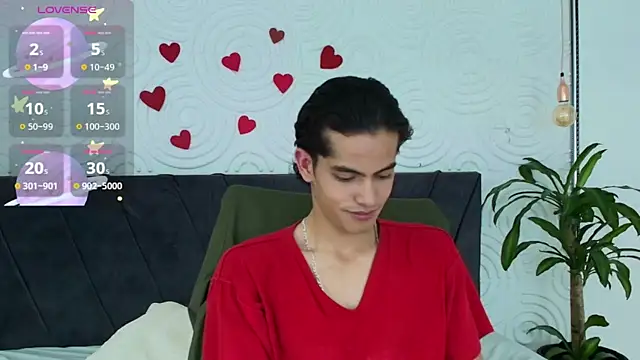 Snapshot of Maximoherrera_16 chatting on April 2026 12:19:02 PM Maximoherrera 16 online show from April 2026 12:19:02 PM