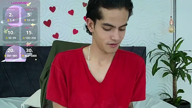 Snapshot of Maximoherrera_16 chatting on May 2026 12:24:02 PM Maximoherrera 16 online show from May 2026 12:24:02 PM