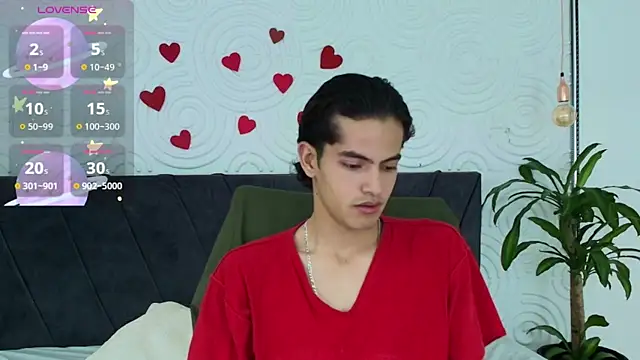 Snapshot of Maximoherrera_16 chatting on May 2026 12:21:02 PM Maximoherrera 16 online show from May 2026 12:21:02 PM