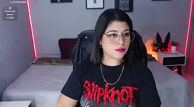 Snapshot of Veronika_metal chatting on February 2025 05:42:01 PM Veronika metal online show from February 2025 05:42:01 PM