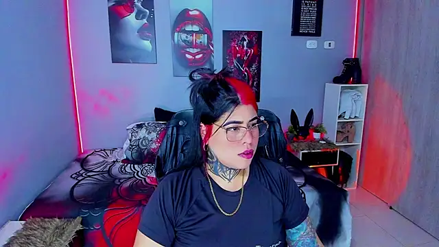 Snapshot of Veronika_metal chatting on September 2025 03:32:02 AM Veronika metal online show from September 2025 03:32:02 AM