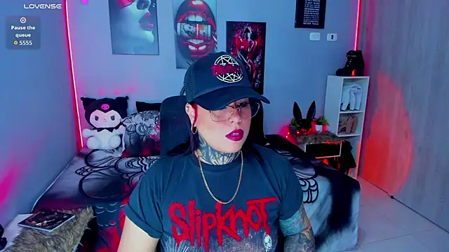 Snapshot of Veronika_metal chatting on October 2025 01:41:01 PM Veronika metal online show from October 2025 01:41:01 PM