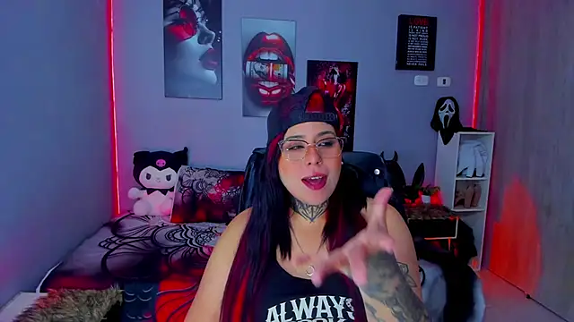 Snapshot of Veronika_metal chatting on December 2025 02:03:01 PM Veronika metal online show from December 2025 02:03:01 PM