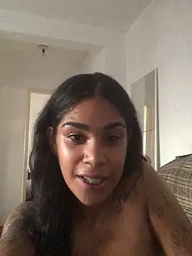 Snapshot of LollaReis021 chatting on February 2025 10:03:02 PM LollaReis021 online show from February 2025 10:03:02 PM