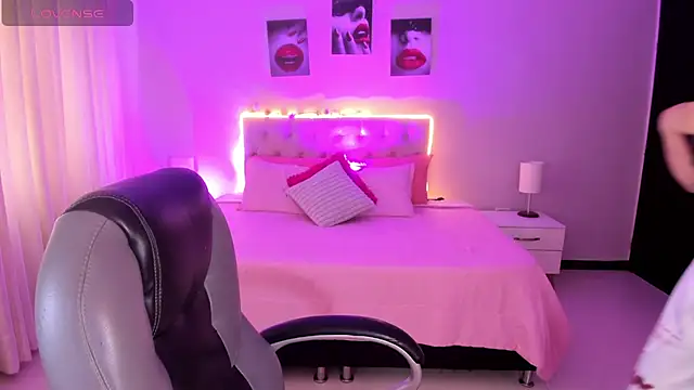 Snapshot of Emily_Warren_ chatting on January 2026 07:38:02 PM Emily Warren online show from January 2026 07:38:02 PM