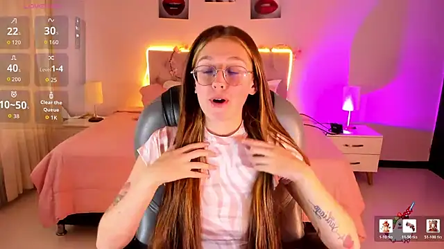 Emily Warren  online show from March 2026 08:13:02 PM