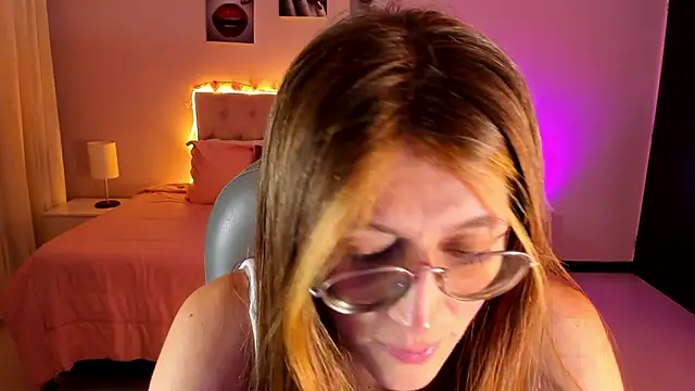 Emily Warren  online show from March 2026 07:51:02 PM