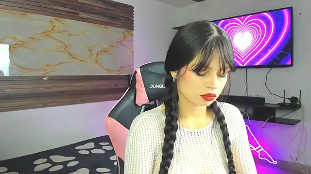 Snapshot of Cloe_roouse chatting on October 2025 08:22:02 PM Cloe roouse online show from October 2025 08:22:02 PM