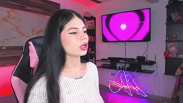 Snapshot of Cloe_roouse chatting on November 2025 08:51:01 PM Cloe roouse online show from November 2025 08:51:01 PM