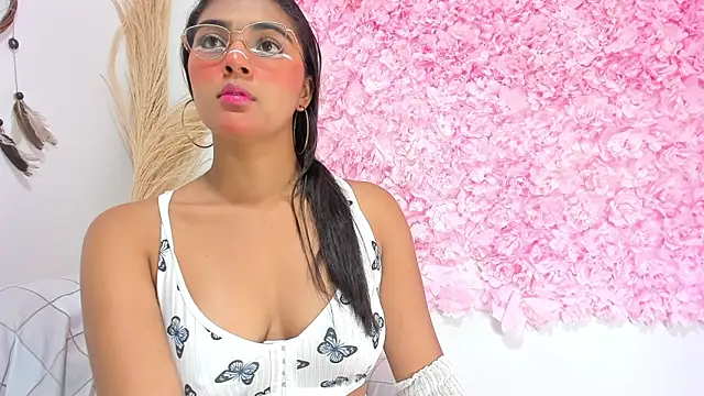 Melodymoore  online show from February 2026 09:22:02 PM