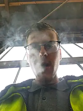 Snapshot of luckyluuk25 chatting on February 2025 10:04:02 AM luckyluuk25 online show from February 2025 10:04:02 AM