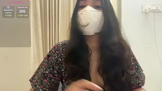 Snapshot of oviyakalra chatting on October 2025 04:03:02 AM oviyakalra online show from October 2025 04:03:02 AM