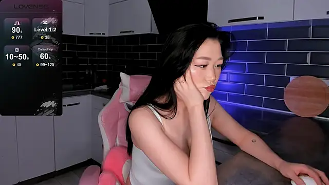 ShaiyaMinn3 online show from April 2026 03:28:02 PM