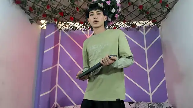 Snapshot of Maxxi_hot23 chatting on September 2025 07:24:02 PM Maxxi hot23 online show from September 2025 07:24:02 PM