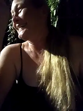 Snapshot of wetnwildforyou chatting on September 2025 03:00:02 AM wetnwildforyou online show from September 2025 03:00:02 AM