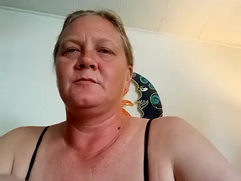 Snapshot of wetnwildforyou chatting on October 2025 05:52:02 PM wetnwildforyou online show from October 2025 05:52:02 PM