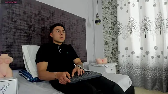 loverisu-coral online show from March 2026 08:56:02 PM