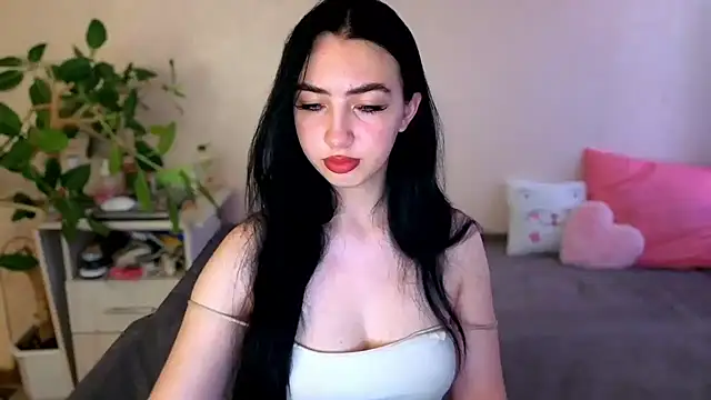 Snapshot of WildKittenX_ chatting on July 2026 04:07:02 AM WildKittenX online show from July 2026 04:07:02 AM