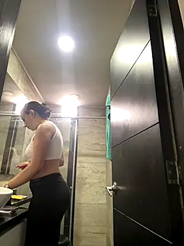 Mila LS online show from October 2025 01:12:01 PM