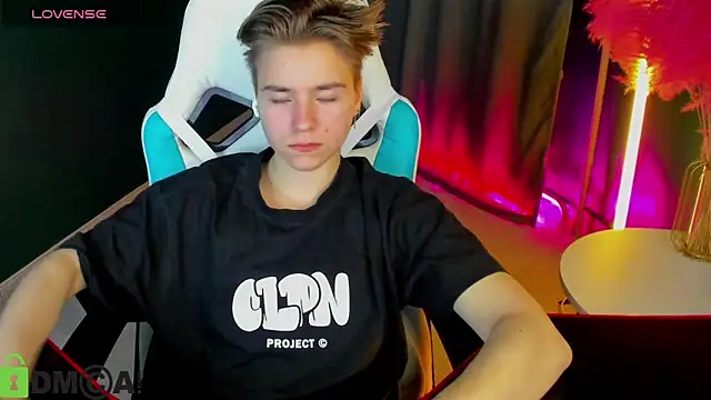 Jean Wilsons online show from March 2025 02:07:02 PM