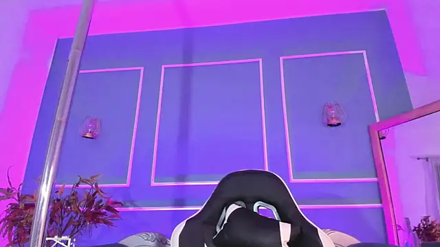 TaraTaylorr online show from October 2025 02:41:01 AM