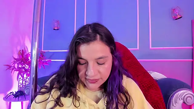 TaraTaylorr online show from February 2026 03:12:01 AM