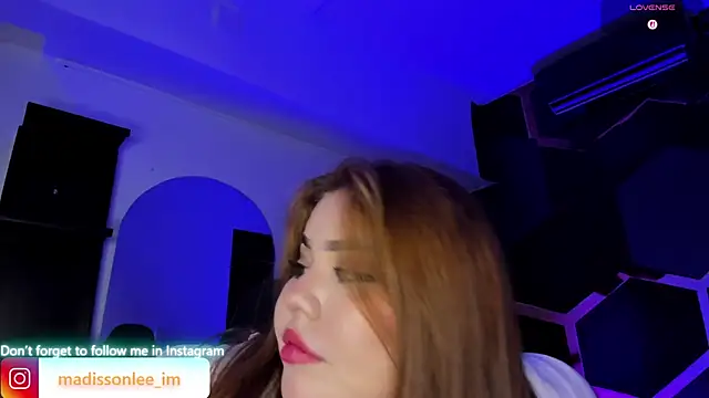 Snapshot of MadissonLee__ chatting on June 2026 03:44:01 AM MadissonLee online show from June 2026 03:44:01 AM