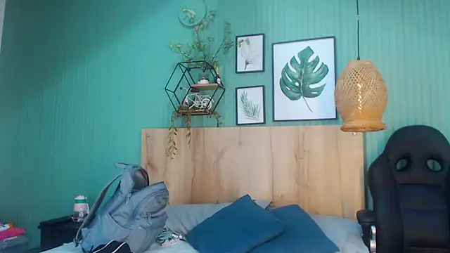 yessila parker online show from December 2025 04:48:02 PM