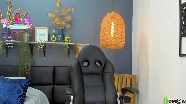 yessila parker online show from January 2026 10:42:02 AM