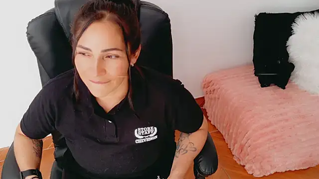 luna lgomez  online show from March 2026 07:08:01 PM