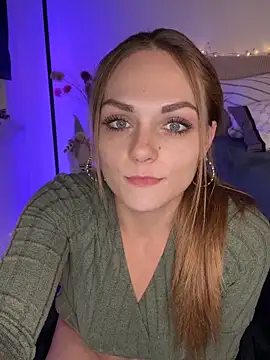 OCTAPUSSY2000 online show from December 2025 08:36:02 PM